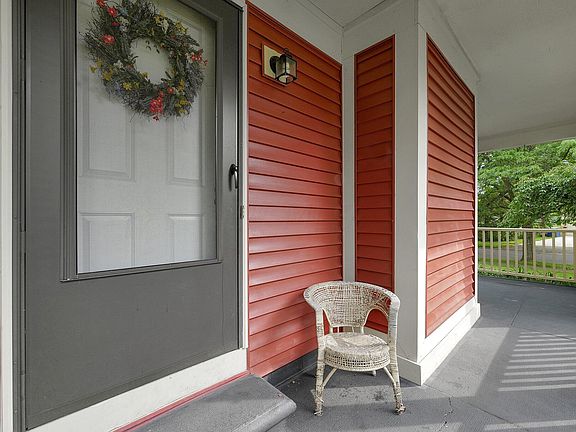 2nd image of 3207 Bowdoin Cir