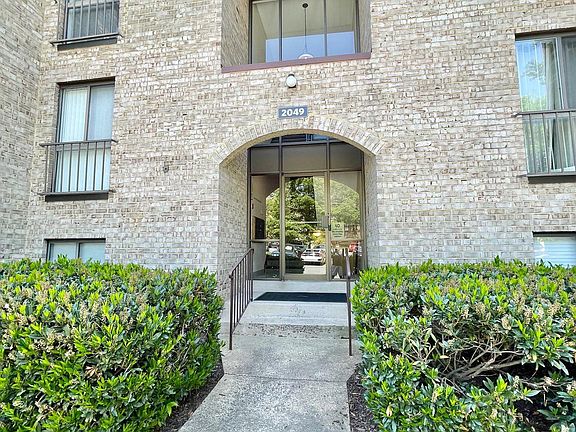 2nd image of 2049 Royal Fern Ct Unit 43/21C