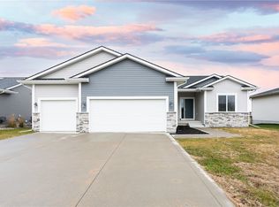 1809 NW Beechwood St, Ankeny, IA 50023