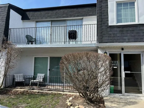 1115 Royal Saint George Dr APT 104, Naperville, IL 60563