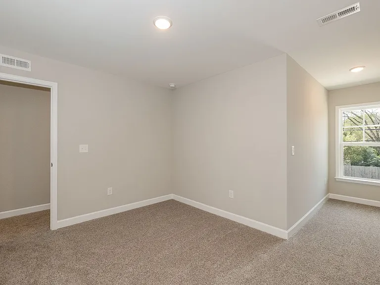 426 N Allen Rd — Photo 23