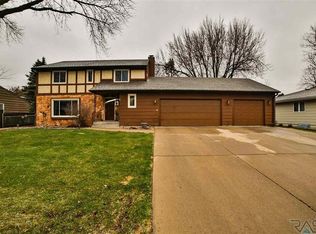 2108 E 54th St, Sioux Falls, SD 57103