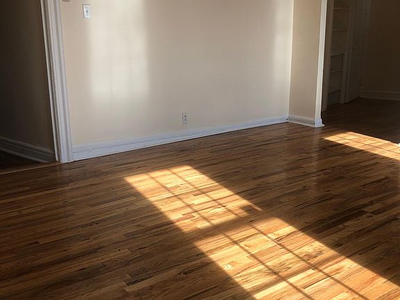 5th image of 2713 Webb Ave