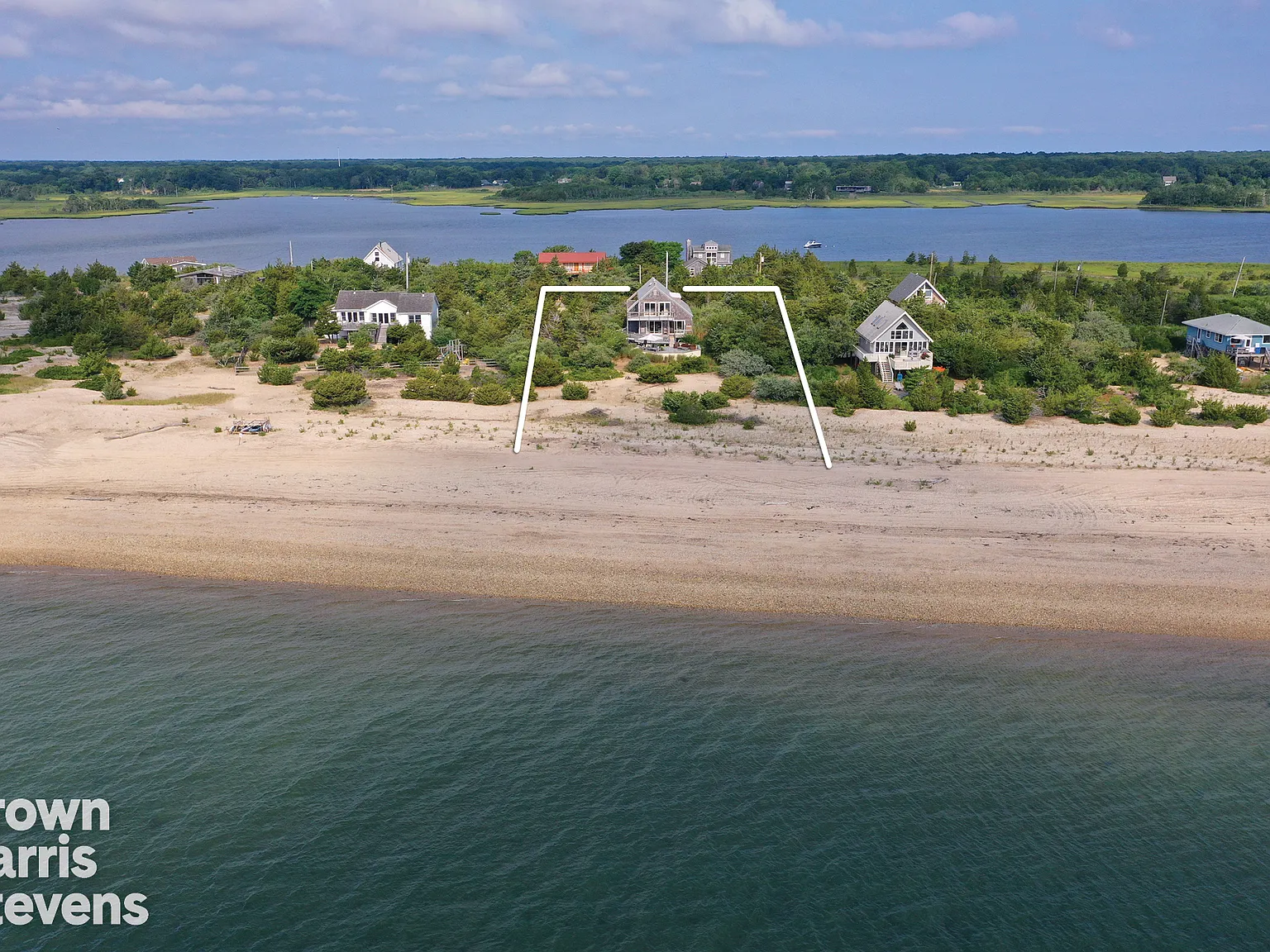 Waterfront In East Hampton Rental — Photo 2