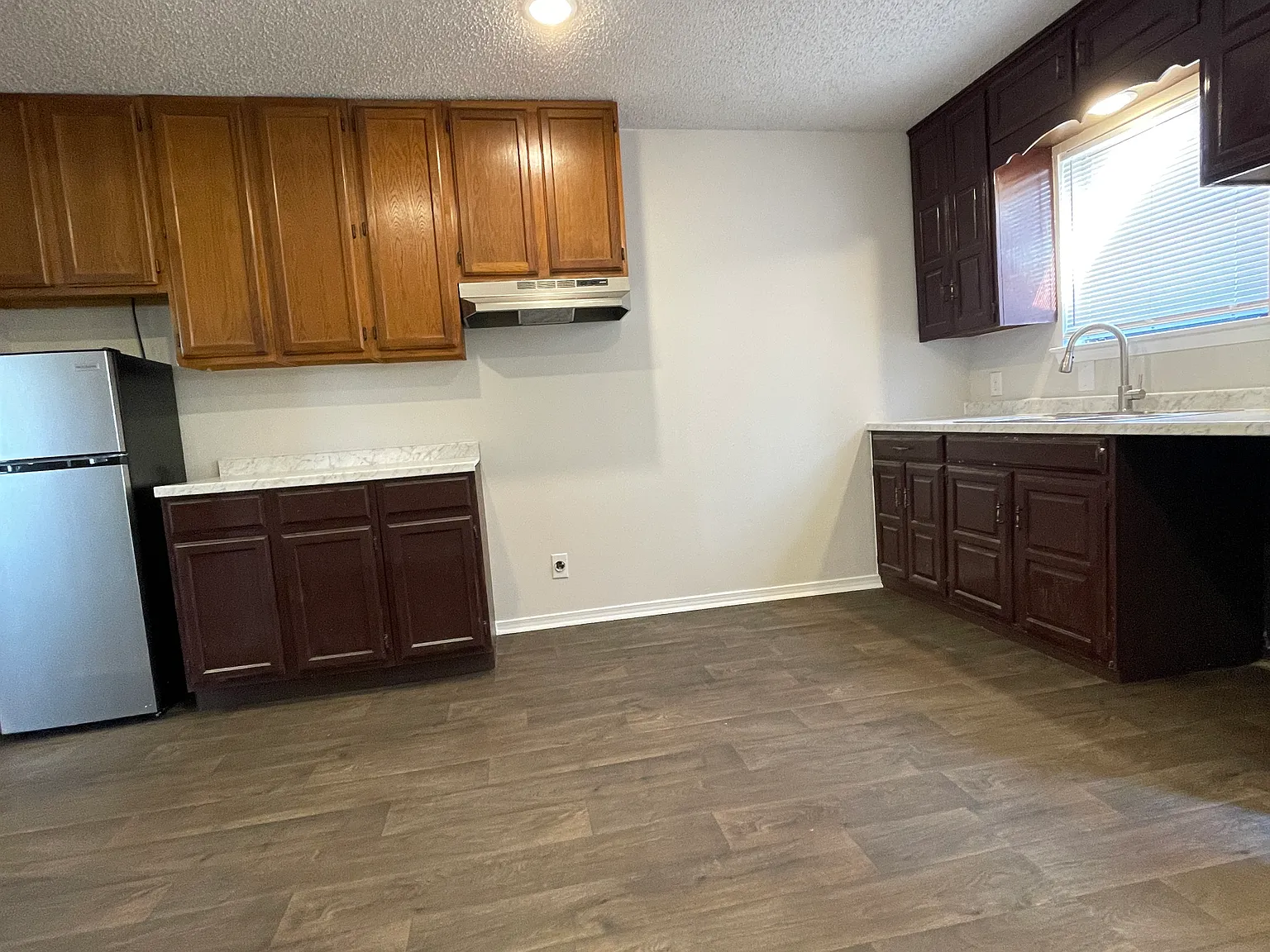 2 bed, 1.5 bath, 1025 sqft, $1,200 — Photo 2