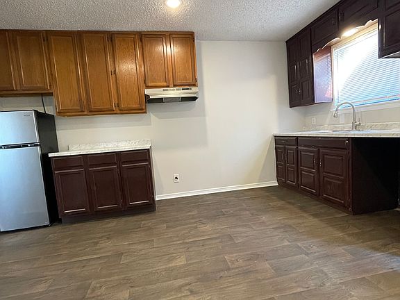 2nd image of 107 W Groves St APT 7