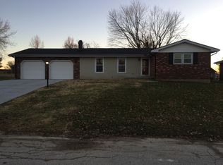 2032 N Arrowood Ct, Quincy, IL 62305