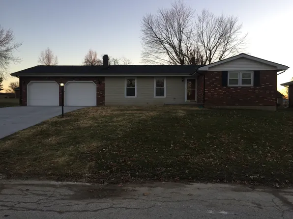 2032 N Arrowood Ct, Quincy, IL 62305
