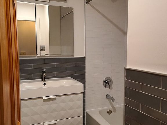 4th image of 362 4th St Floor 3