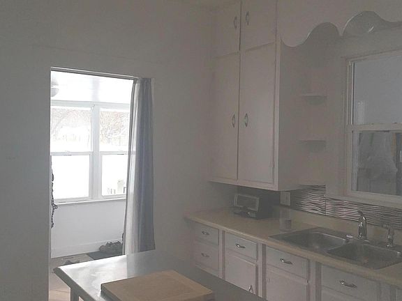 4th image of 1102 Hill Ave