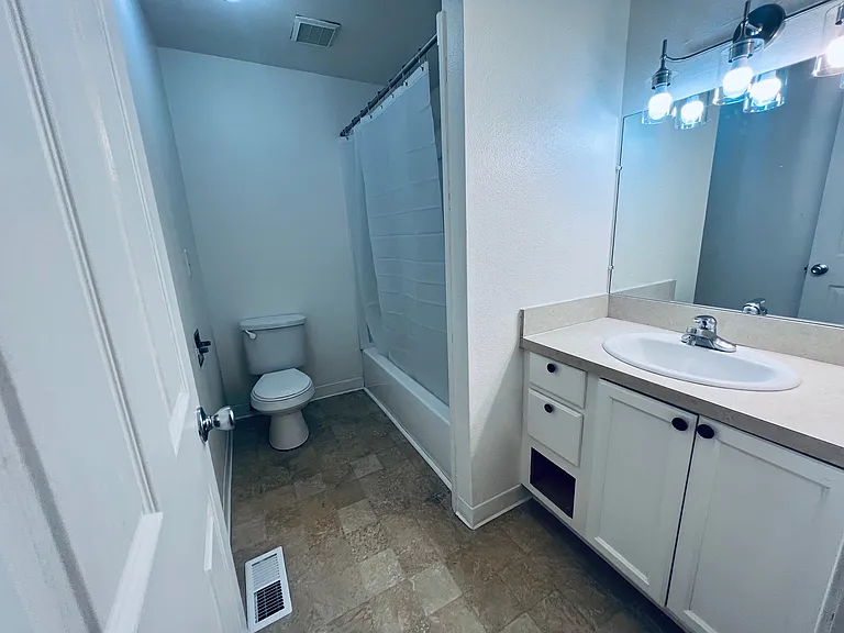 2909 SE 140th Ave — Photo 9