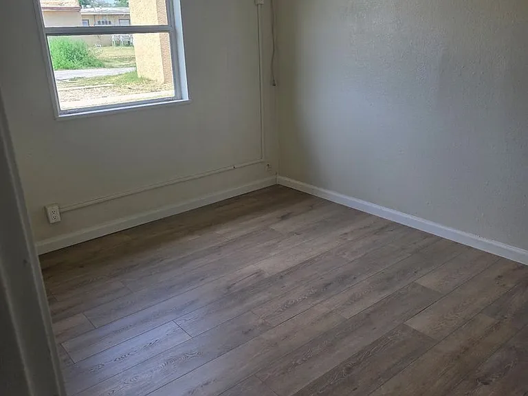 1506 W Yucca Ave — Photo 10