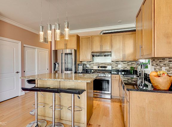 4th image of 2323 W Washington Blvd APT 2W