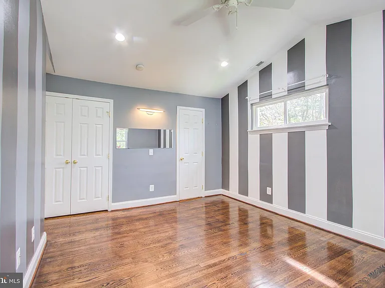 9203 Cedarcrest Dr — Photo 17