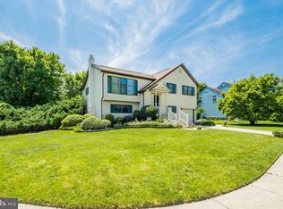 25 Scotch Dr, Turnersville, NJ 08012