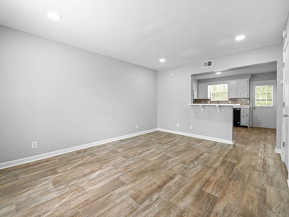 4th image of 101 Tandy Dr #C
