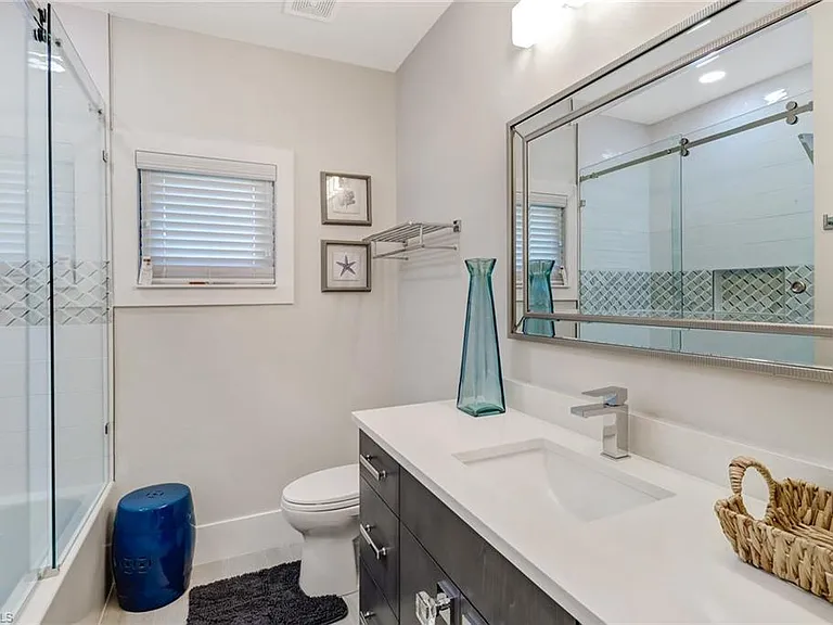 28070 Winthrop Cir — Photo 19