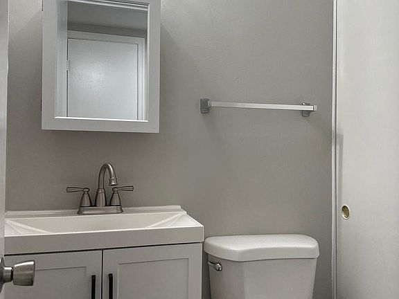 3rd image of 2819 Banks Ct