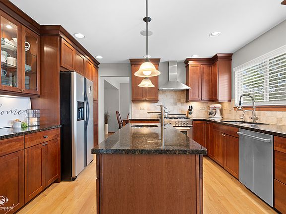 5th image of 2704 Discovery Dr