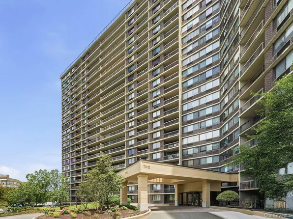2 Bay Club Drive #6F, Bayside, NY 11360