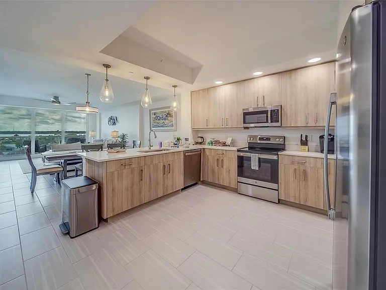 415 Island Way #505 — Photo 3