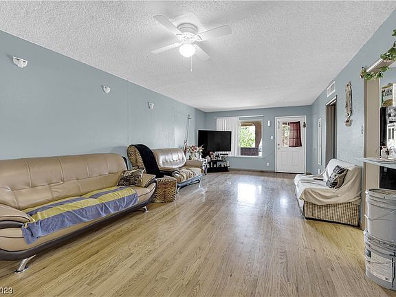 4th image of 2030 Peyton Dr