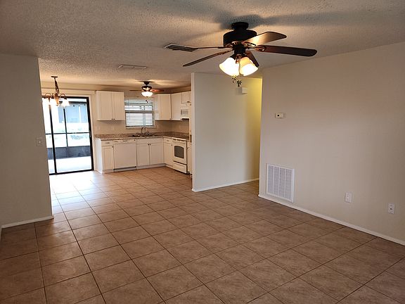 2nd image of 1305 Piney Branch Cir