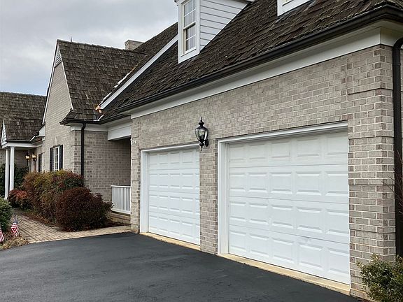 4th image of 107 Smithleigh Cres