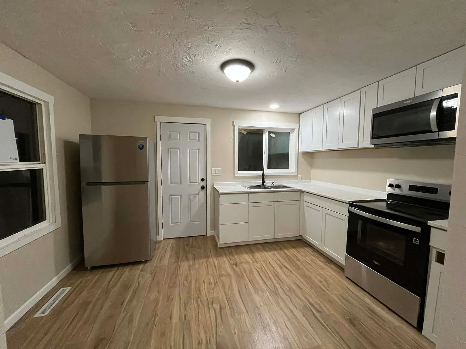 1336 N Lafayette Ave — Photo 3