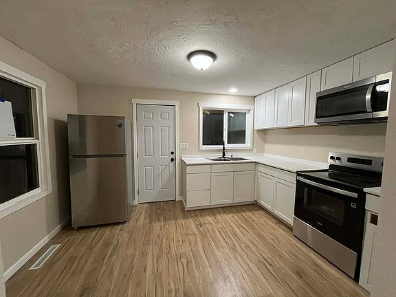3rd image of 1336 N Lafayette Ave #1336