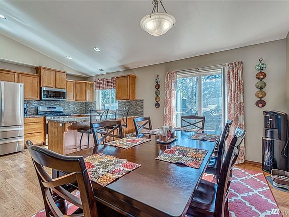 4th image of 2110 SE Spicewood Ct
