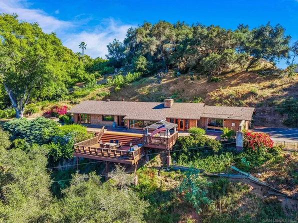 2305 Royal Oak Dr, Escondido, CA 92027