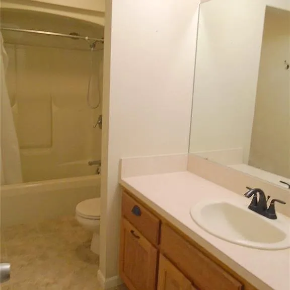 1109 Peachtree Ct — Photo 26