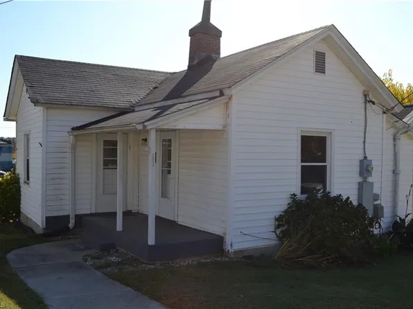 203 S 3rd Ave, Mayodan, NC 27027