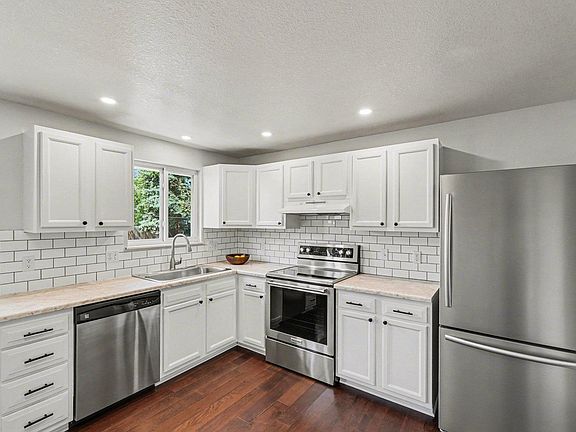 2nd image of 531 Alpine St