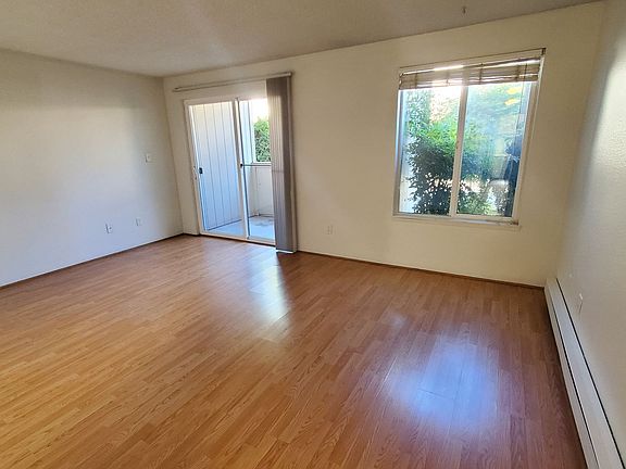 3rd image of 322 9th Ave SE #20507366