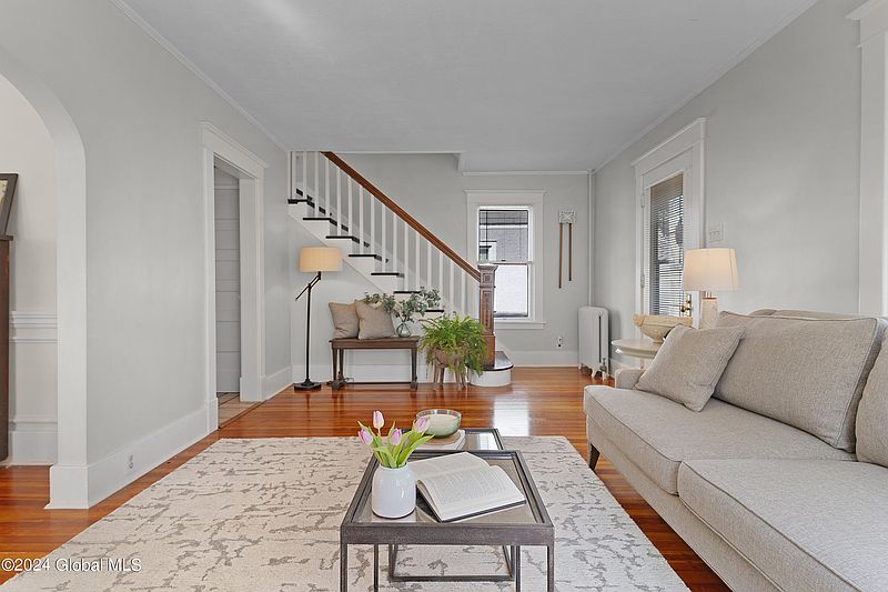 4th image of 22 Washington Road