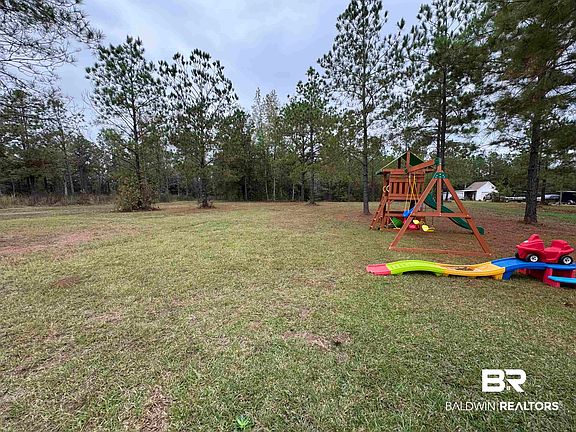 5th image of 370 Dianne Rd