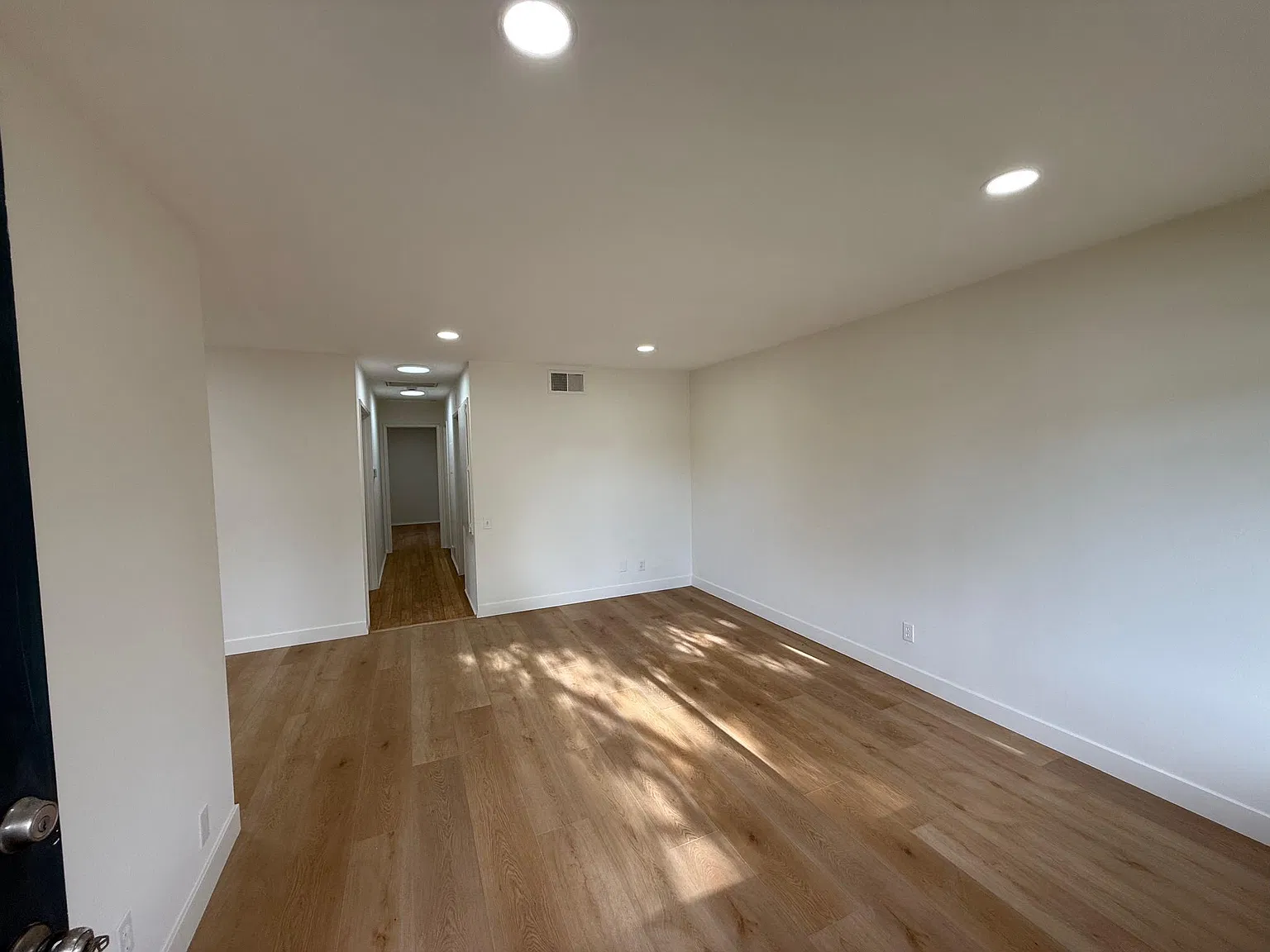 2 bed, 826 sqft, $2,850 — Photo 4