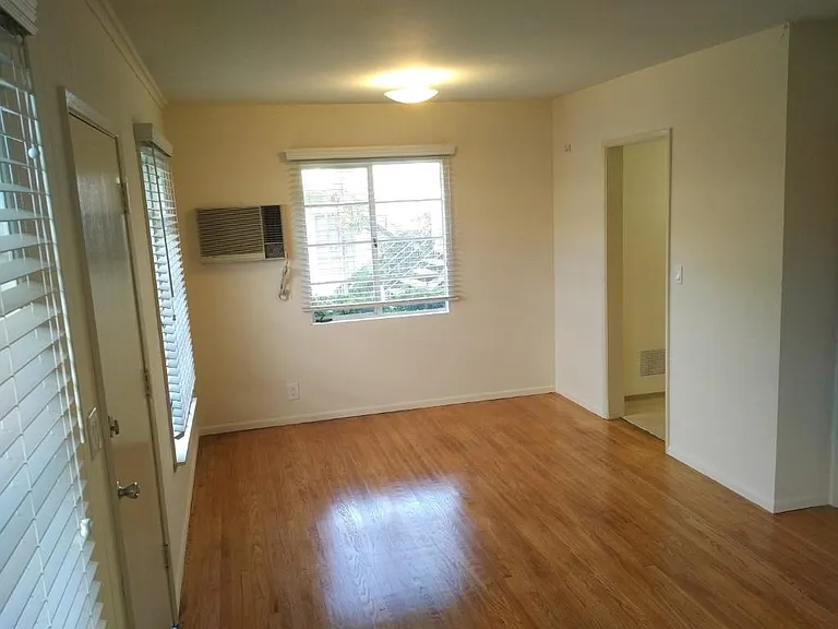 842 Sunset Blvd #4 — Photo 10