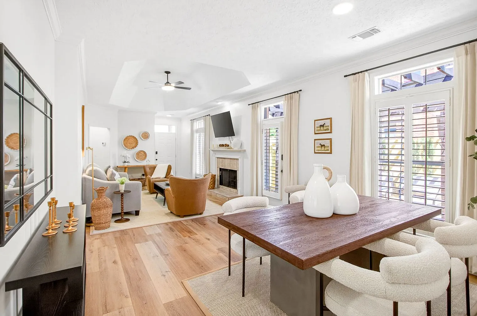 3 bed, 2.0 bath, 1571 sqft, $6,412 — Photo 2