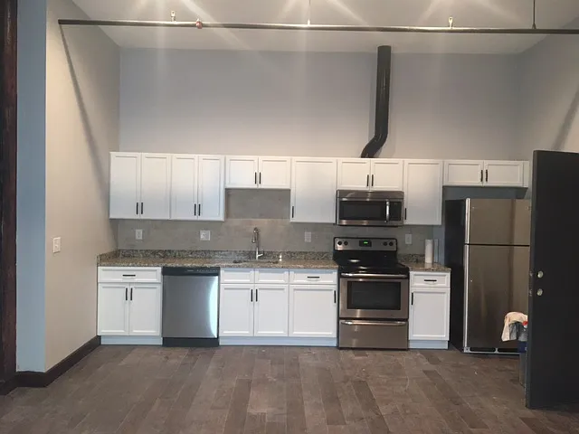 2 bed, $2,000 — Photo 1