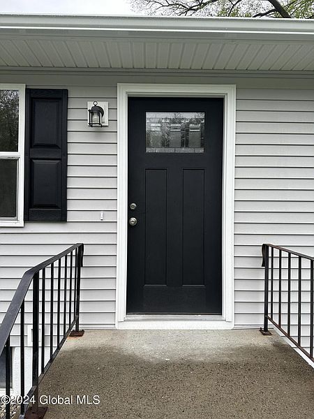 3rd image of 6237 Johnston Road