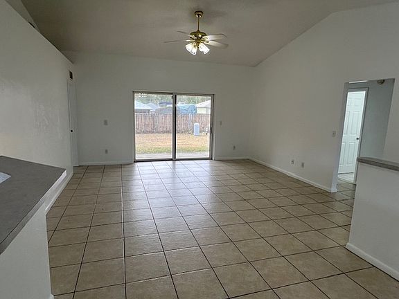 3rd image of 122 Pecan Dr