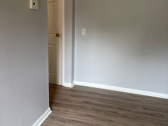 3rd image of 1029 Middleton St