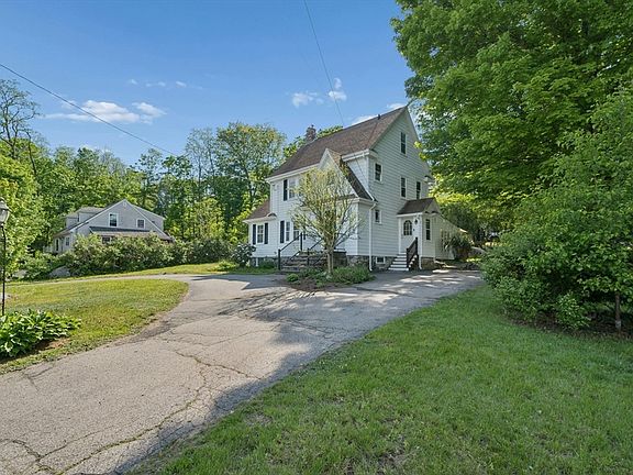 4th image of 146 Purchase St