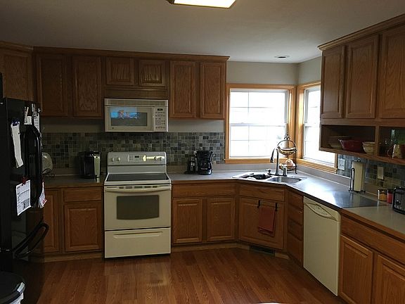 3rd image of 4753 Briarwood Ct