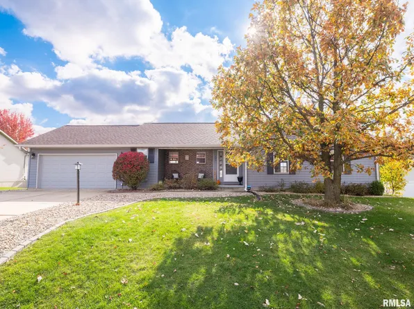 205 Bittersweet Ave, Metamora, IL 61548