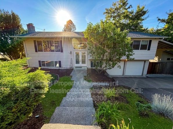 869 Meadowlawn Dr SE