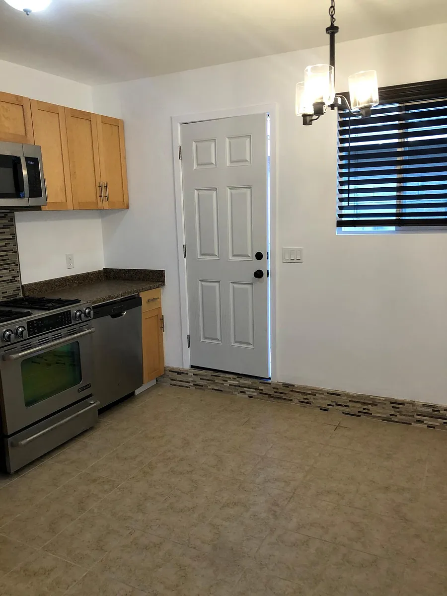 Building Photo - 16331 Holly Dr #2